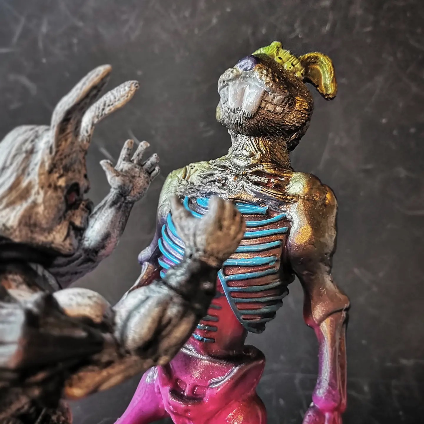 Dead-rabbit-figure-by-quo-vadis-toys_883